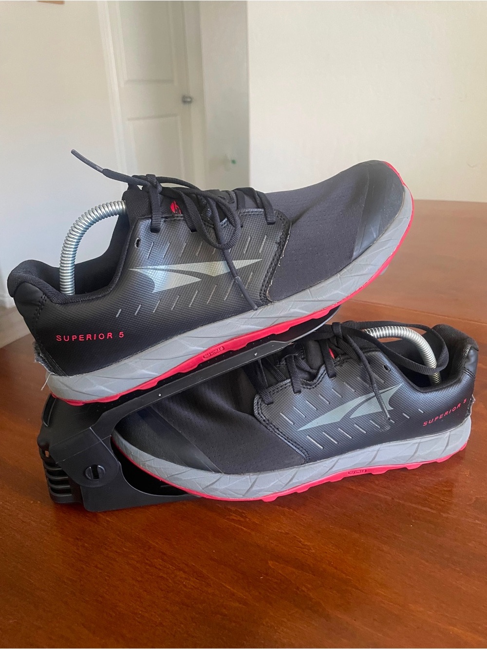 Altra Superior 5 Trail Running Shoes Men’s Size 10.5 Black Gray Red